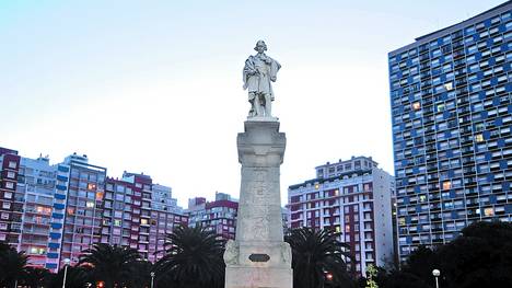 Desconcierto ante el anunció del traslado de la estatua de Cristóbal Colón de la Plaza Colón